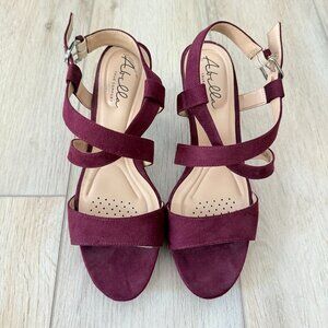 🍷 Abella True Comfort Burgundy Suede Block Heel Sandals – Size 9.5M
